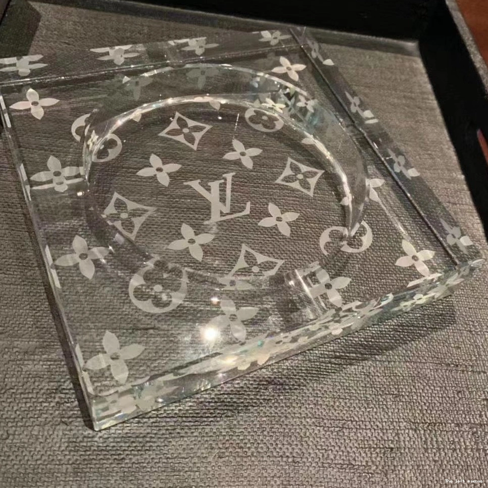 CUSTOM LV ASHTRAY 0811